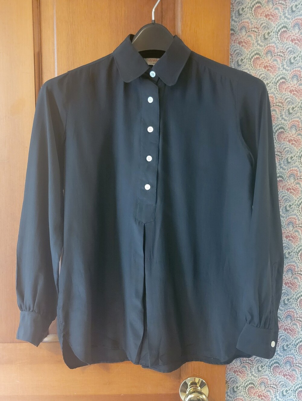 Vtg 70s Glynn Manson Silk Popover Blouse Black Dagger Collar Contrast Button 1